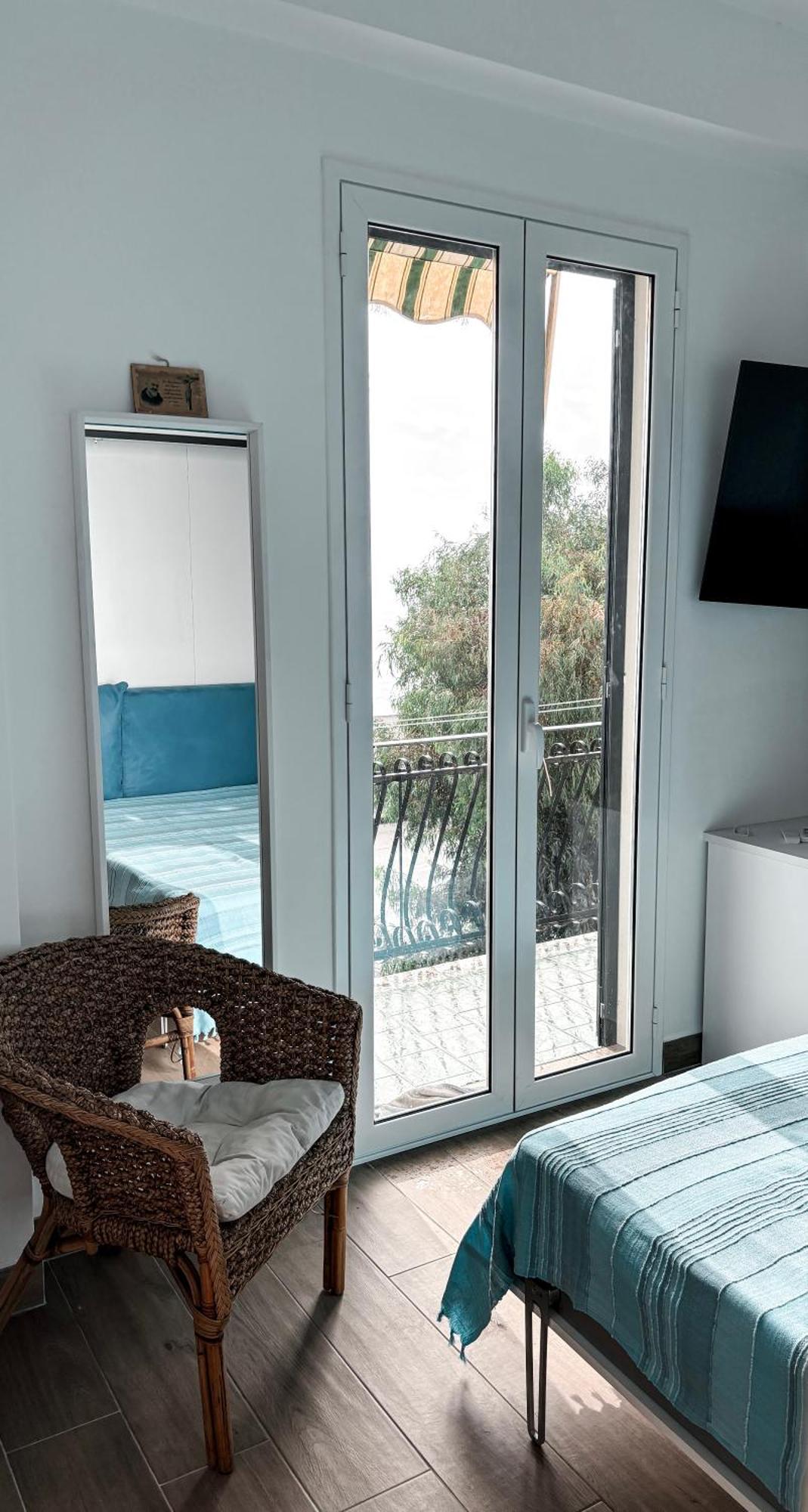 Apartament Bilocale Affacciato Sullo Stretto Mesyna Zewnętrze zdjęcie